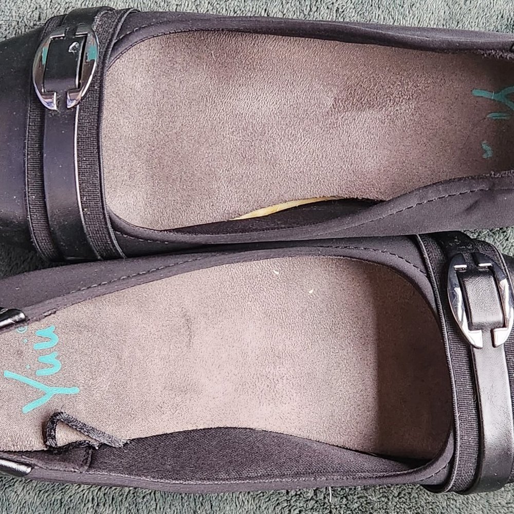 Yuu Mirey Comfortable Black Flats